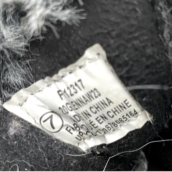 Ice Fields Black Insulated Short Winter Boots With Faux Fur Trim Ankle Boots 7 - Picture 8 of 14